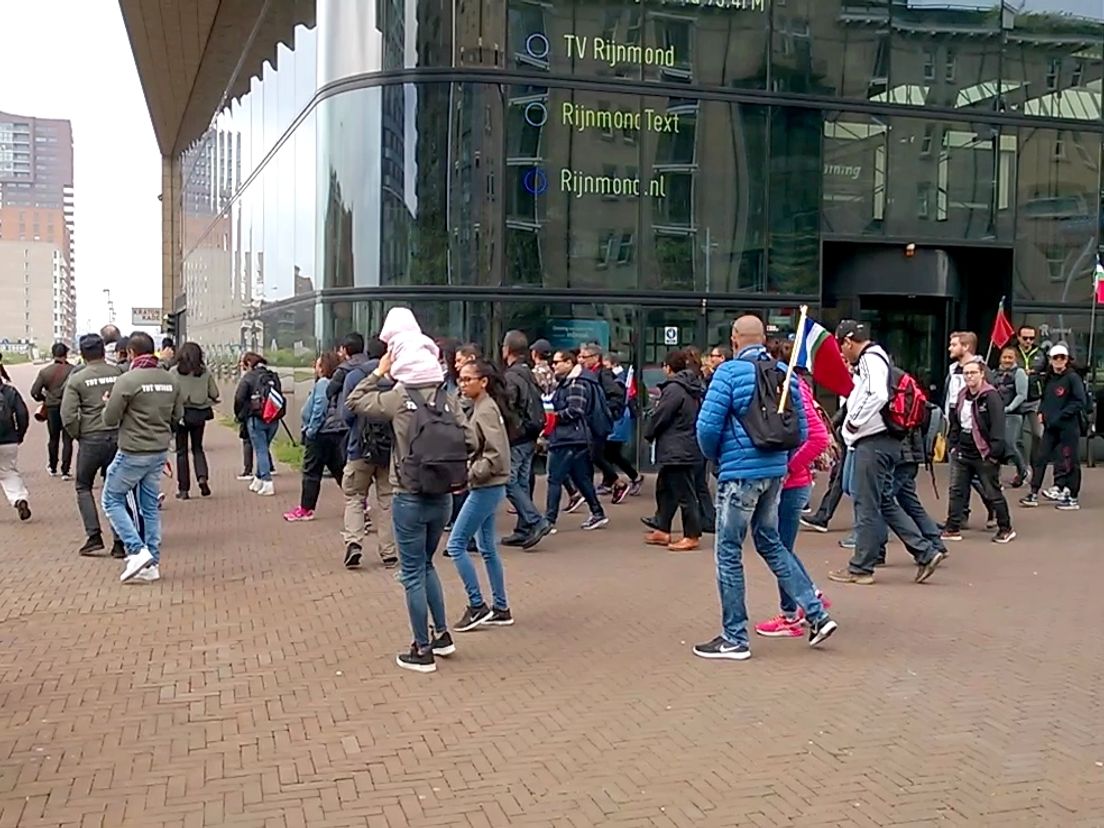 Start van the walk vanaf de Lloydkade