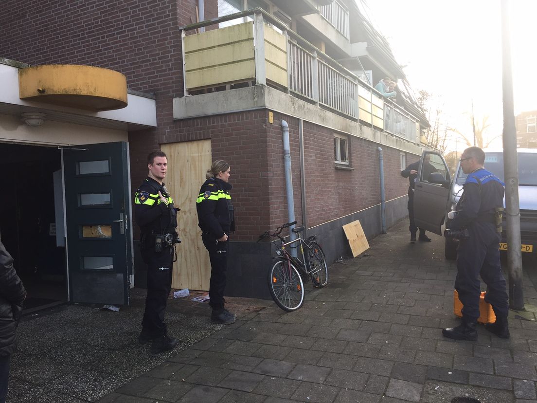 Brandweer en politie doen onderzoek