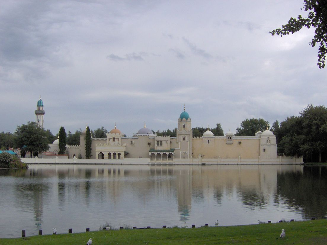 De actiegroep SOS maant de Efteling tal van 'racistische attracties aan te passen, waaronder de Fata Morgana