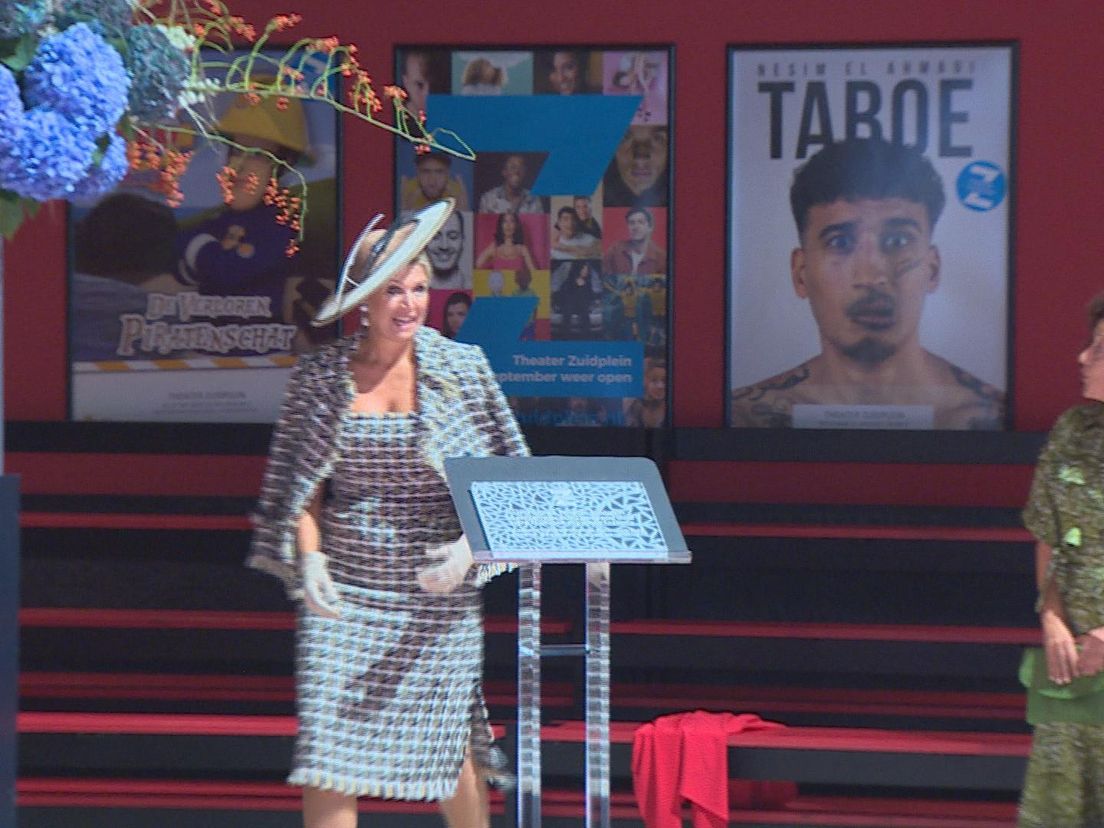 Koningin Máxima opent nieuwe Theater Zuidplein