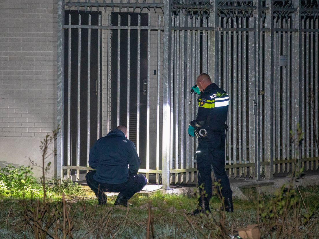 Zendmast in brand gestoken in Spijkenisse