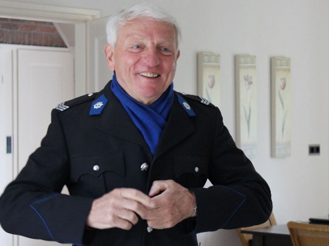 Dick Hendriks had de bewuste dag dienst bij de reservepolitie (Rechten: RTV Drenthe / Marjolein Knol)