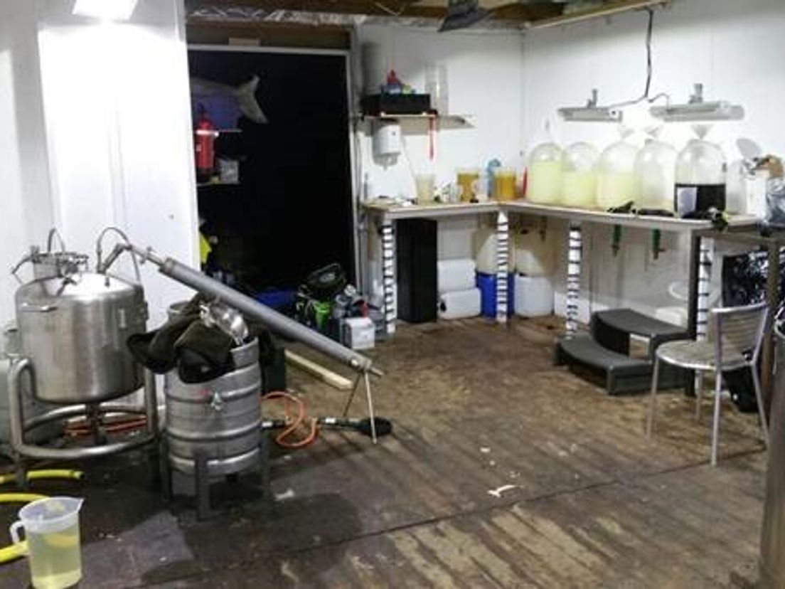 Het drugslaboratorium in de boerderij (Rechten: politie Oost-Nederland)