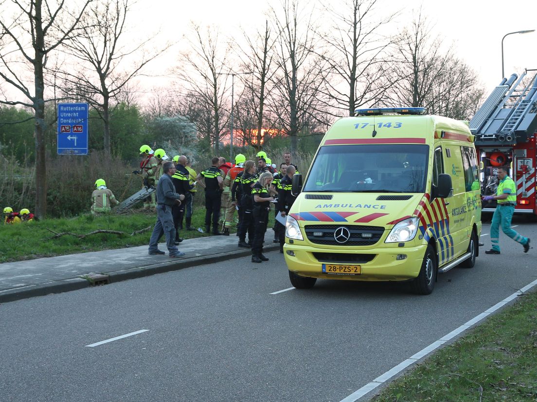 Auto te water Kievitsweg Ridderkerk.