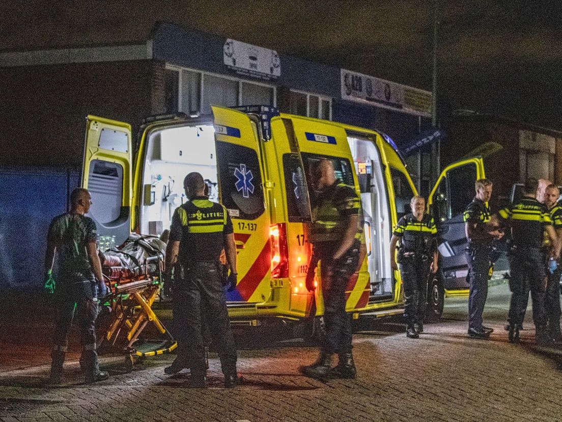 Een man werd in zijn rug gestoken in de Fultonstraat in Vlaardingen