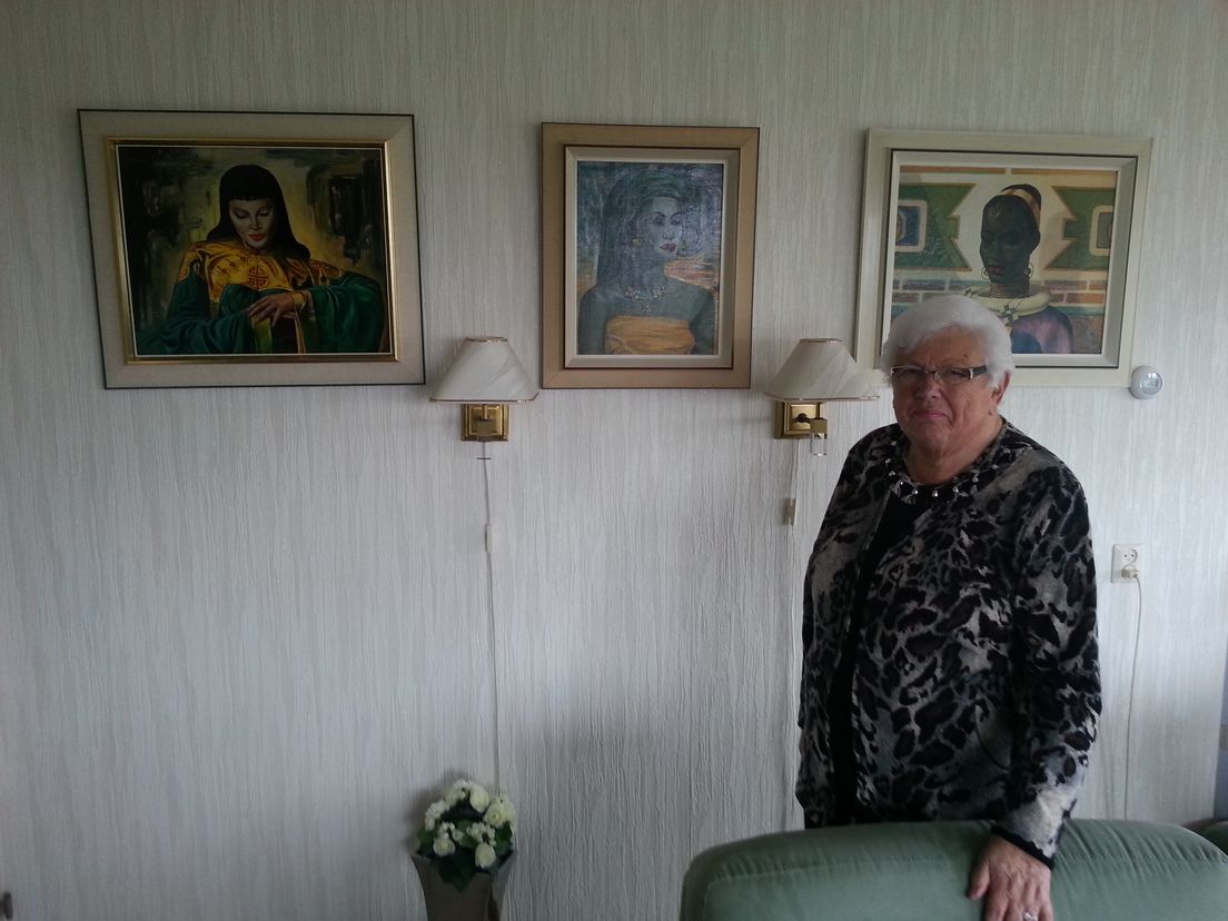 Gre de Bel-Buitenen bij zelfgemaakte kunst