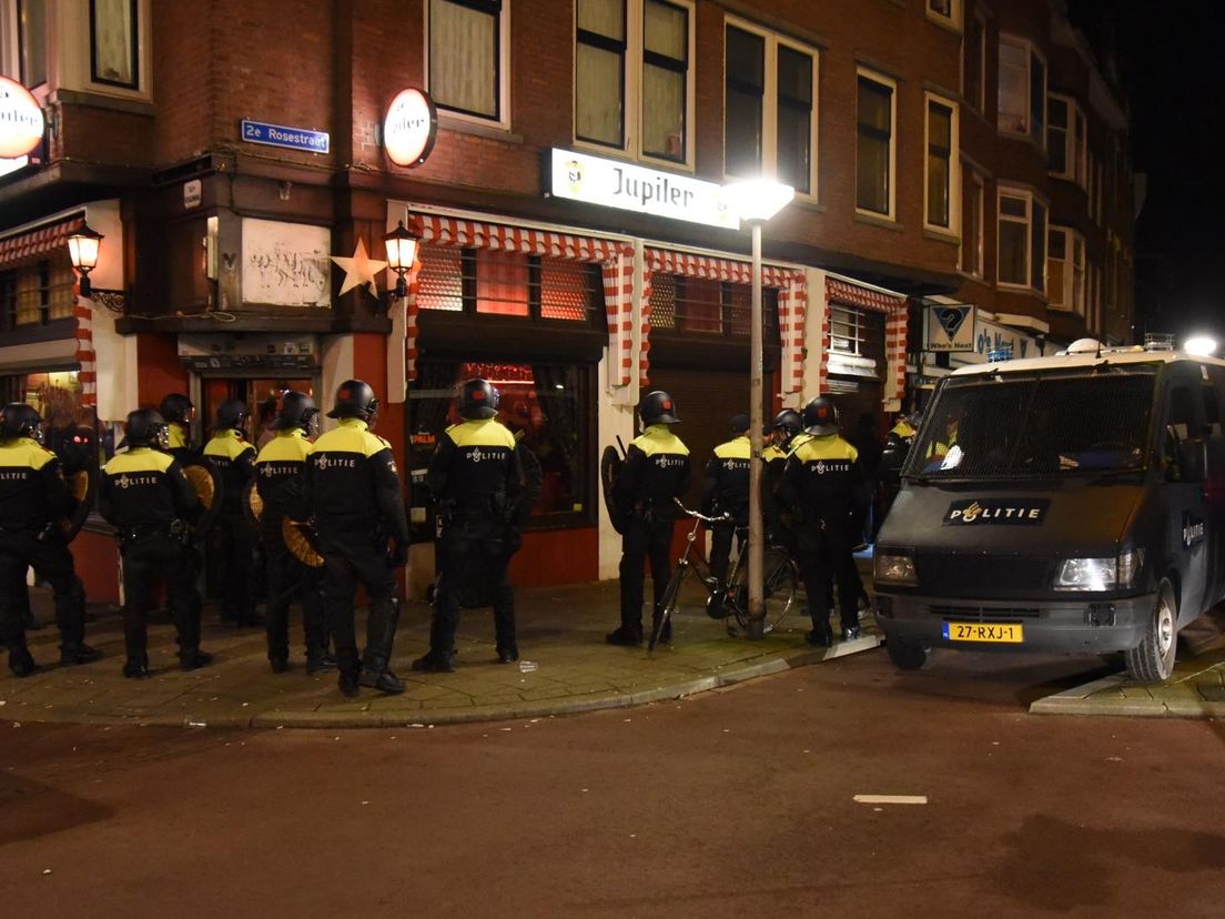 Politieinval in Rotterdams café