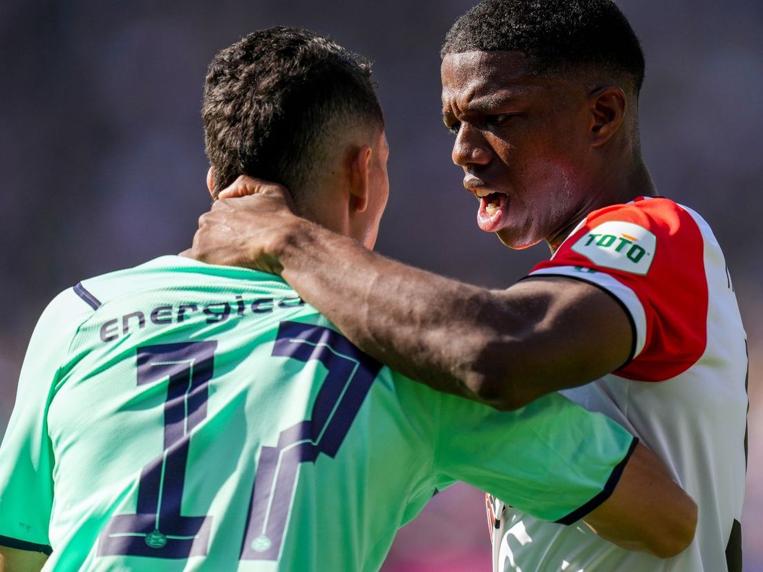 Feyenoord-linksback Tyrell Malacia reageert zijn frustraties af bij PSV-speler Mauro Júnior
