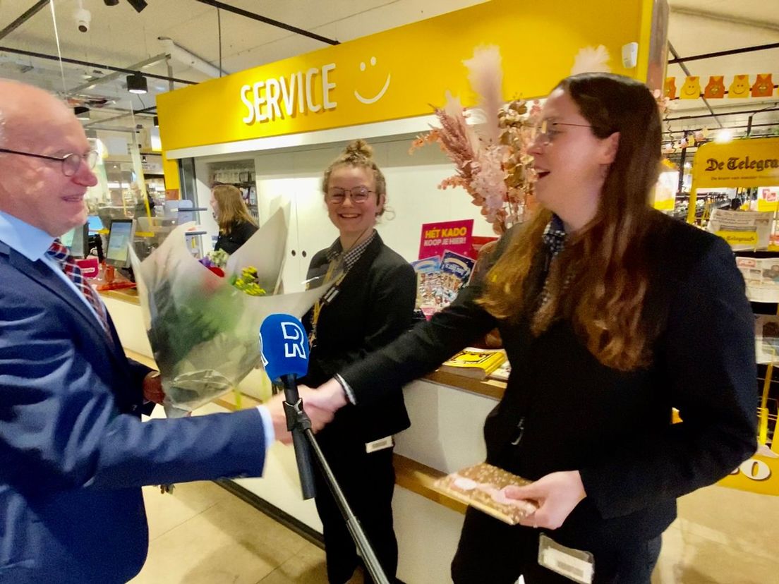 Hannah en Kim van de Jumbo achtervolgen kraslotdieven die oudere man slaan: 'Als het recht voor je gezicht gebeurt, sta je strak van de adrenaline'