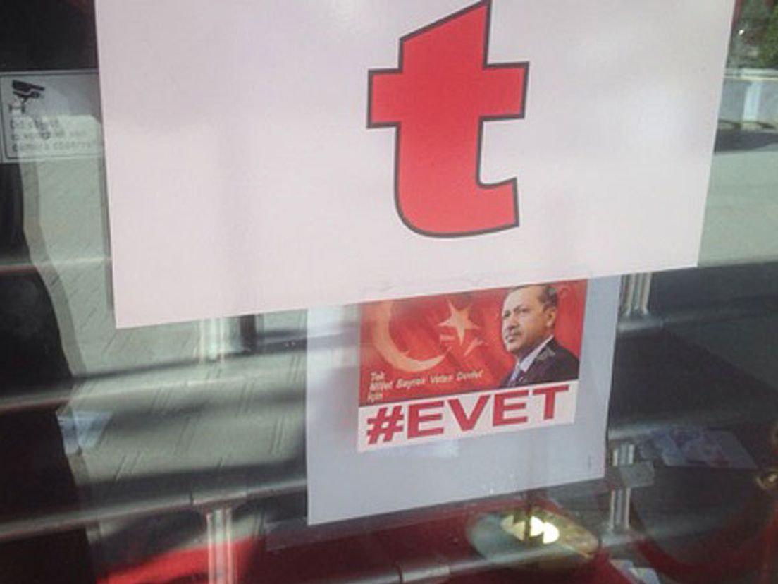 Poster met 'Ja' in het Turks