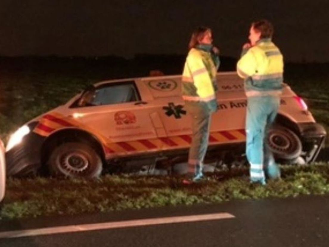 Animal ambulance in the ditch near Nieuw-Lekkerland