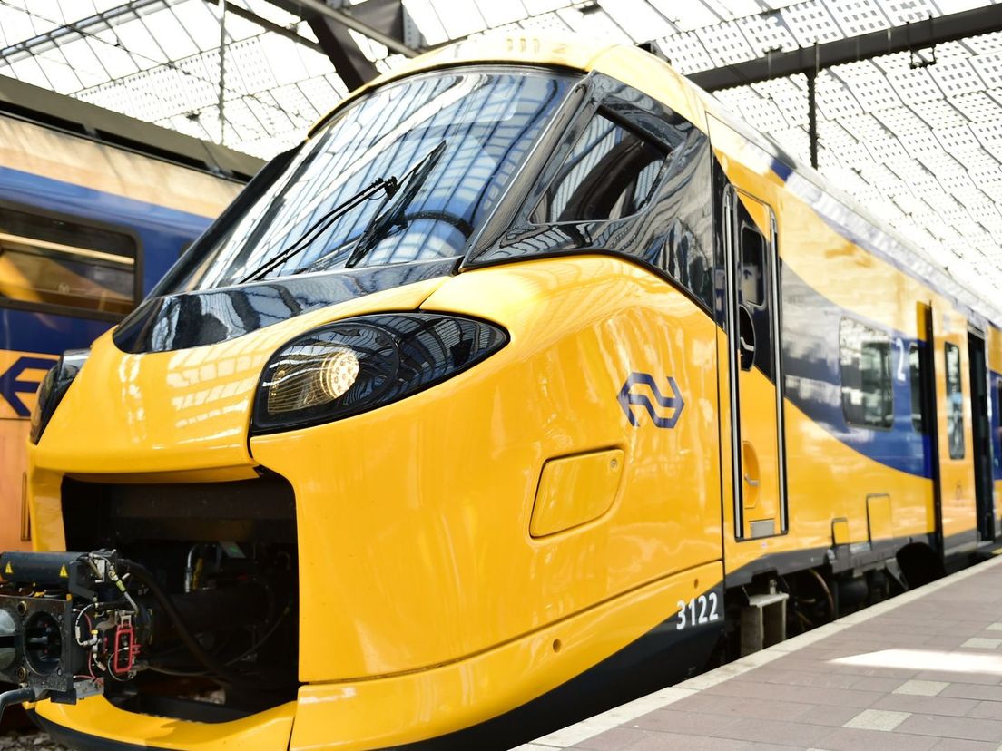 De Intercity Nieuwe Generatie op Rotterdam Centraal