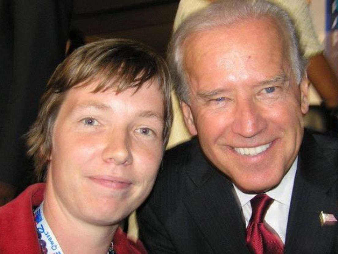 Kirsten Verdel met Joe Biden tijdens de democratische conventie in 2008.