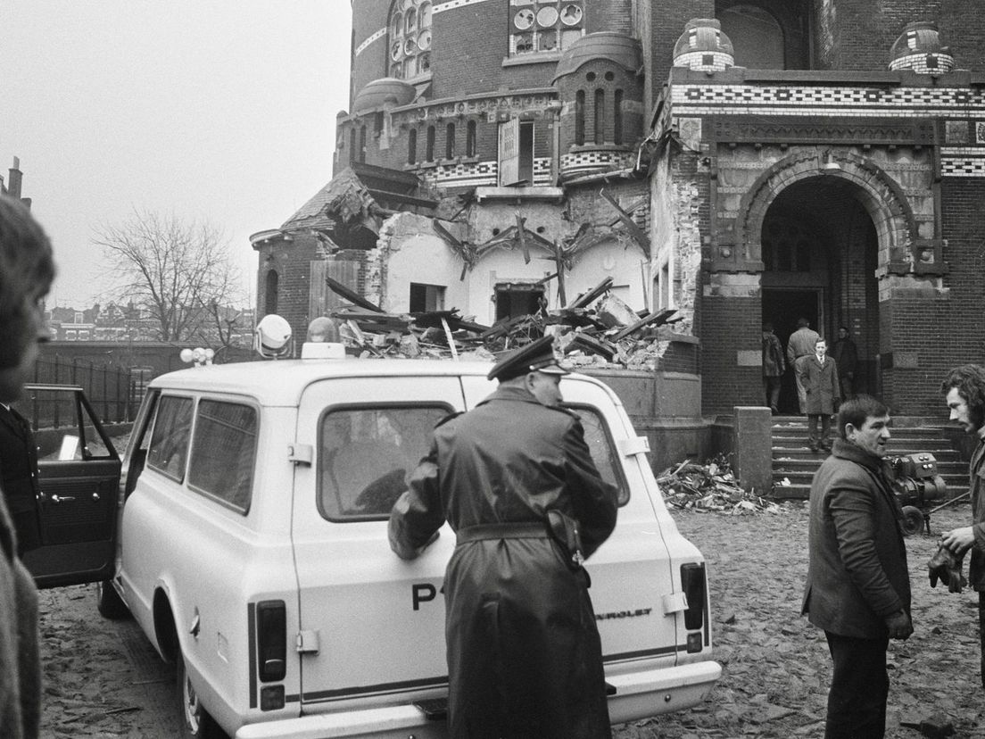 19 januari 1972: politie bij de Koninginnekerk tijdens protest tegen de sloop
