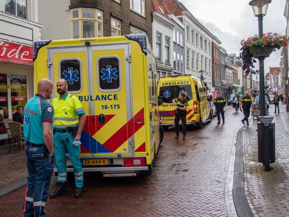 Vader en zoon gewond bij steekpartij Gorinchem; politie houdt vijftienjarige verdachte aan