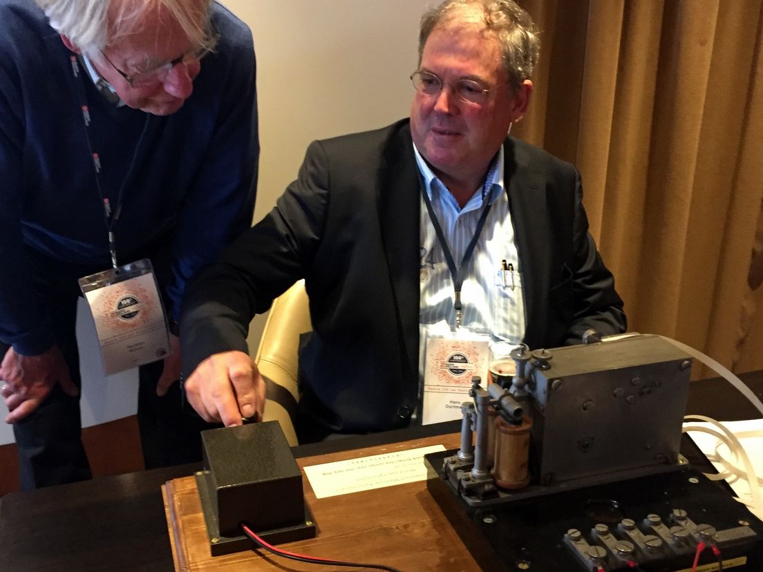 De oud-officieren zijn het telegraferen nog niet verleerd