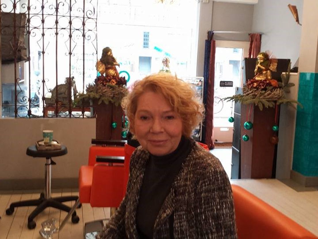 RTV Rijnmond-receptioniste Marja Neijhoft