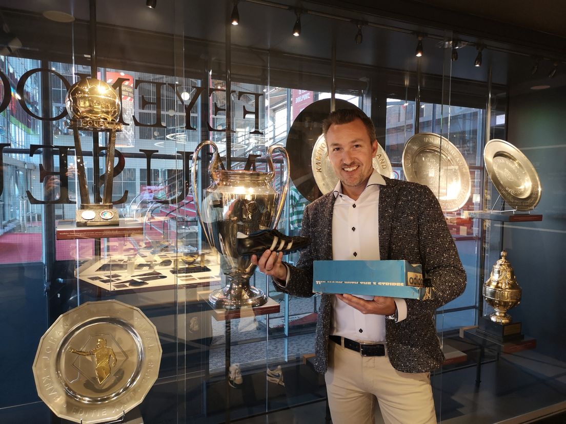 Iconische voetbalschoen van Kindvall uit Europa Cup-finale in Feyenoord  Museum - Rijnmond