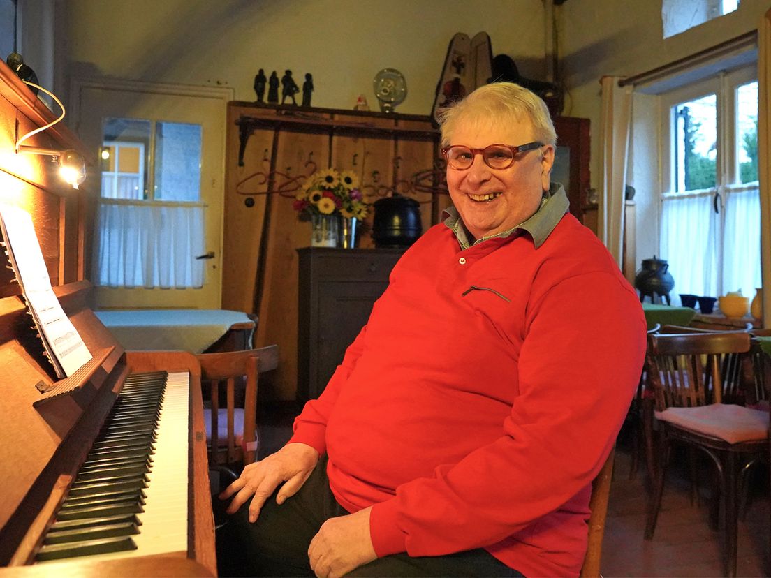 Arrangeur en orkestleider Jan Theelen, thuis in Munstergeleen