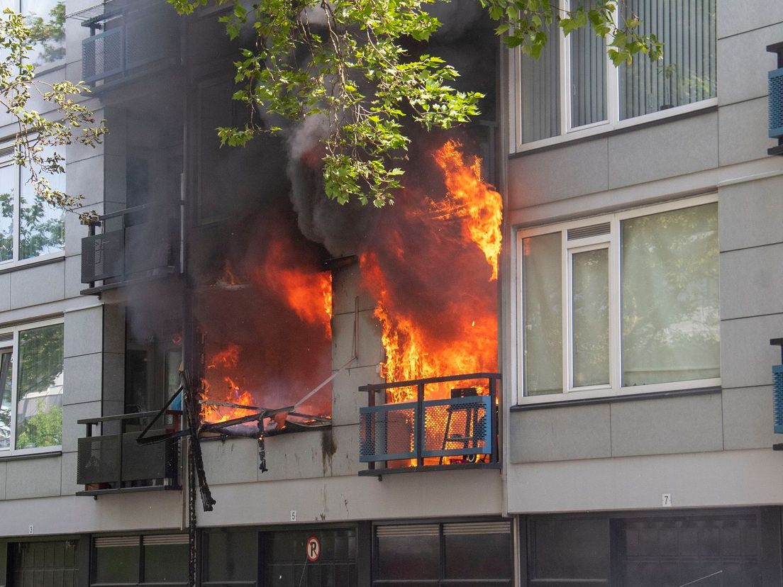 Een appartement in Schiedam brandde helemaal uit
