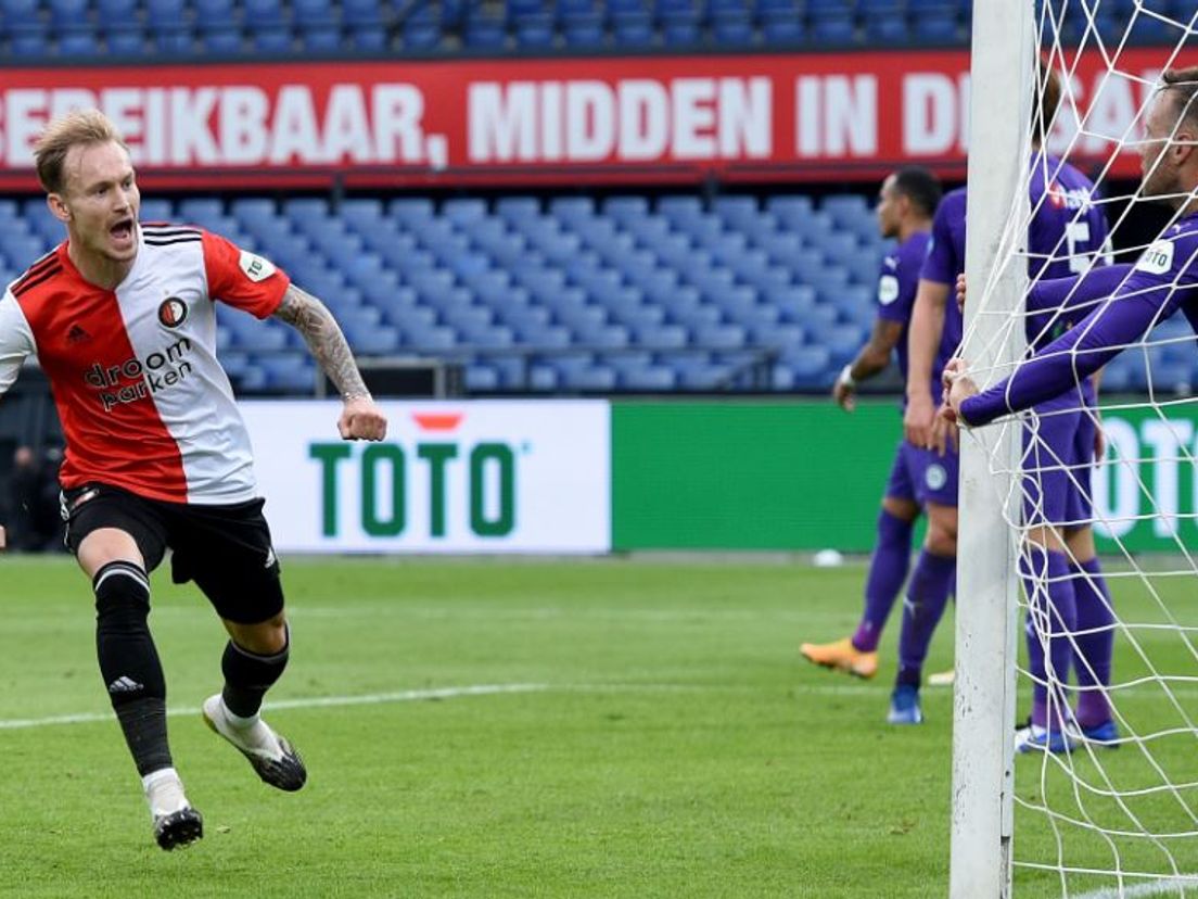 Mark Diemers lijkt te scoren tegen Groningen, maar zijn treffer wordt even later afgekeurd na tussenkomst van de VAR. (VK Sportphoto - Yannick Verhoeven)