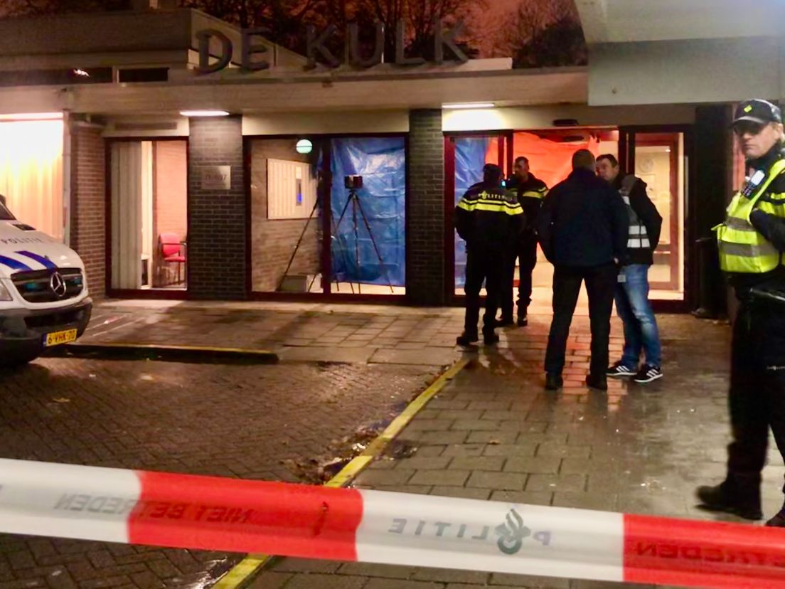 Politie bij De Kulk in Rotterdam-Hoogvliet