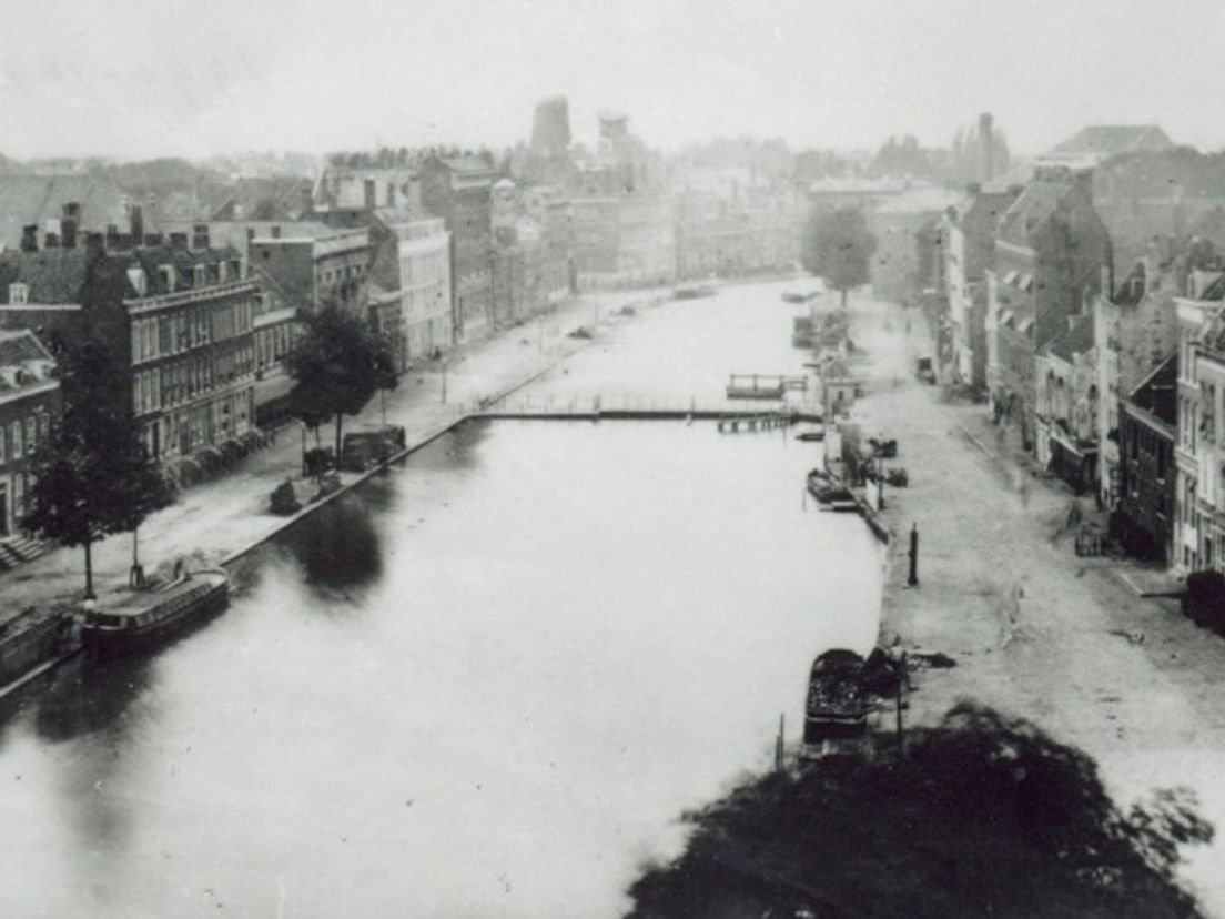 De Coolvest vanaf molen De Hoop (ca 1882)