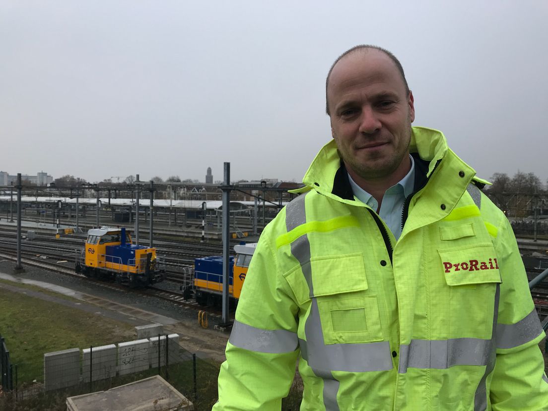 Aldert Baas van ProRail (Rechten: Serge Vinkenvleugel/RTV Drenthe)