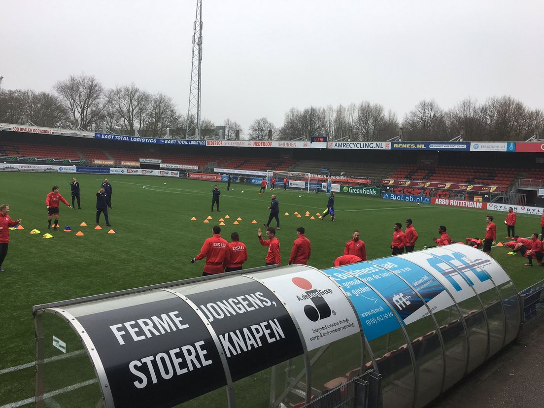 Excelsior traint op Woudestein