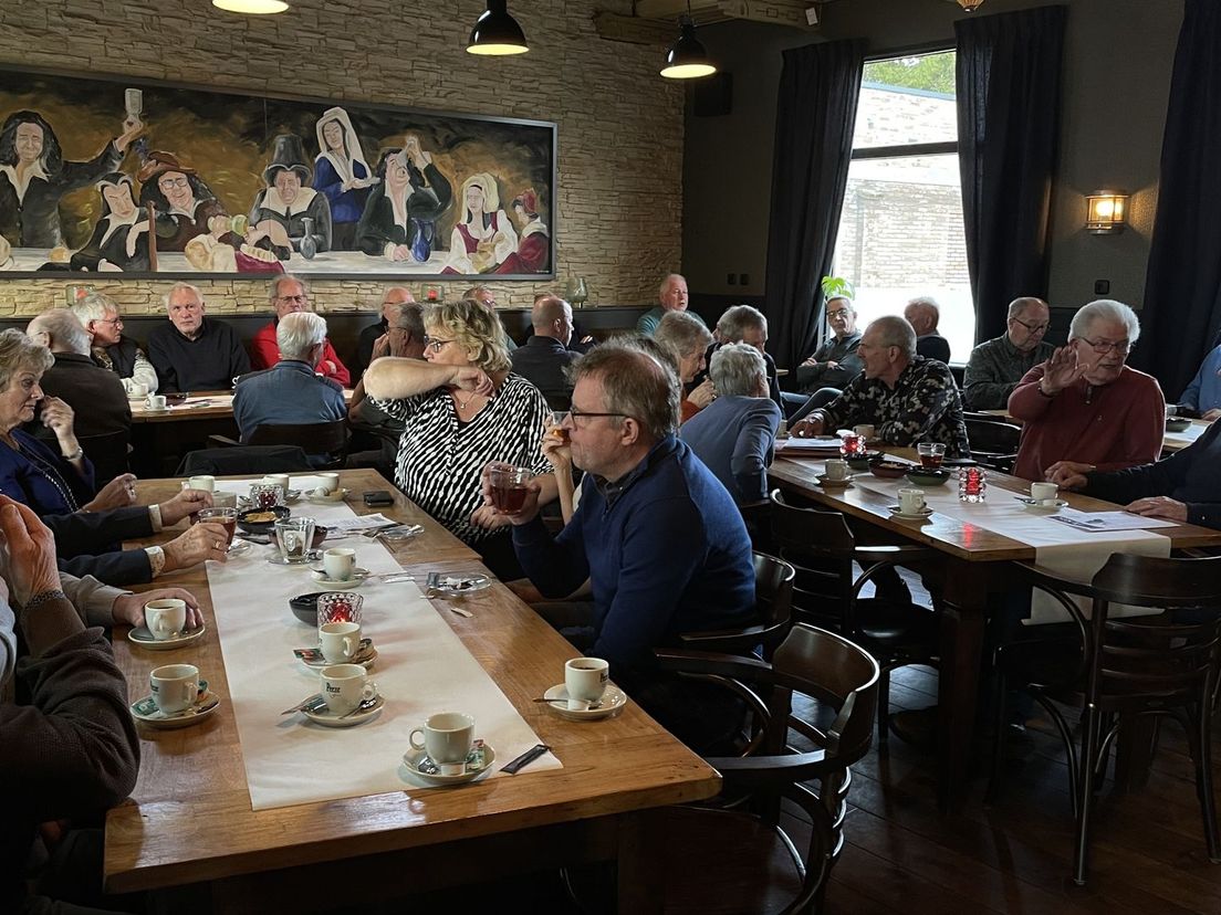 De reünie van het Labelloteam '85 en '86 in café restaurant 't Knooppunt in Havelte
