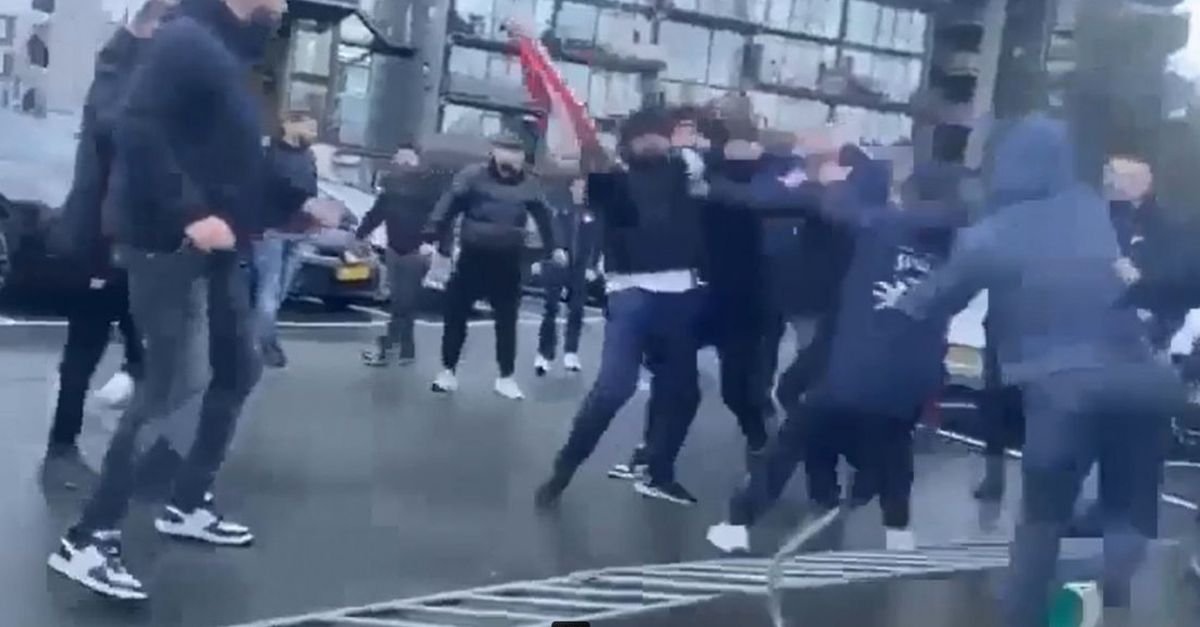 Bij vechtpartij betrokken clubs reageren: 'Zijn ogen gleden weg en er