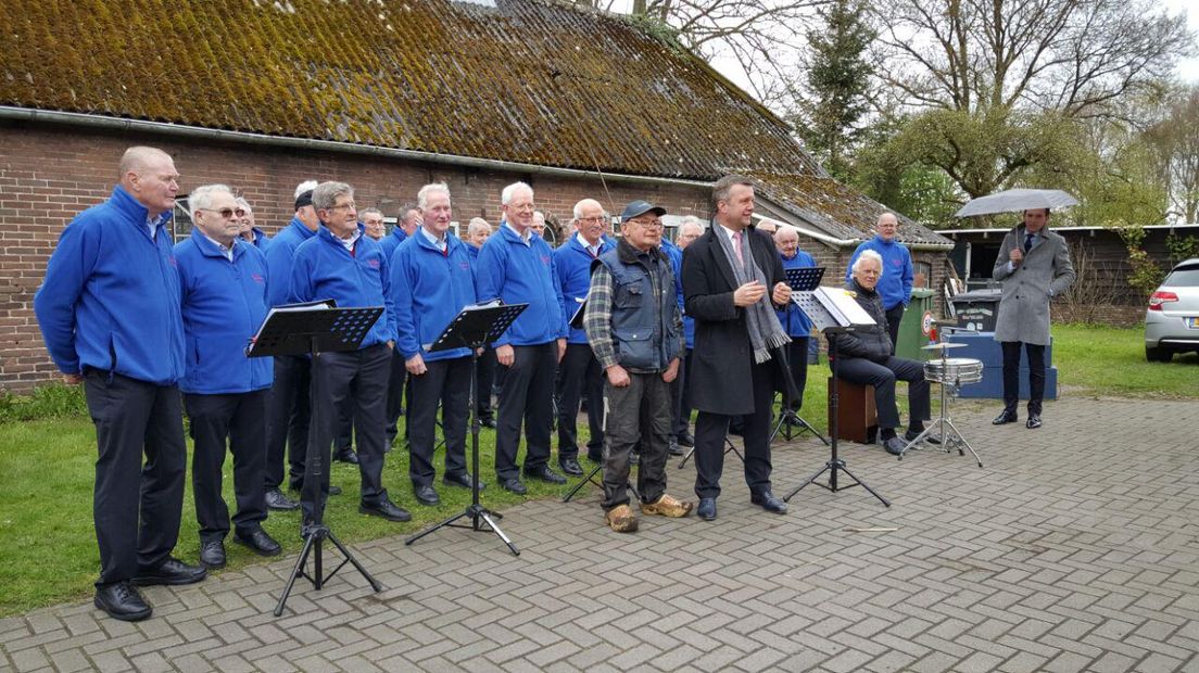 Een verrassing voor de smid (Rechten: RTV Drenthe / Nico Swart)