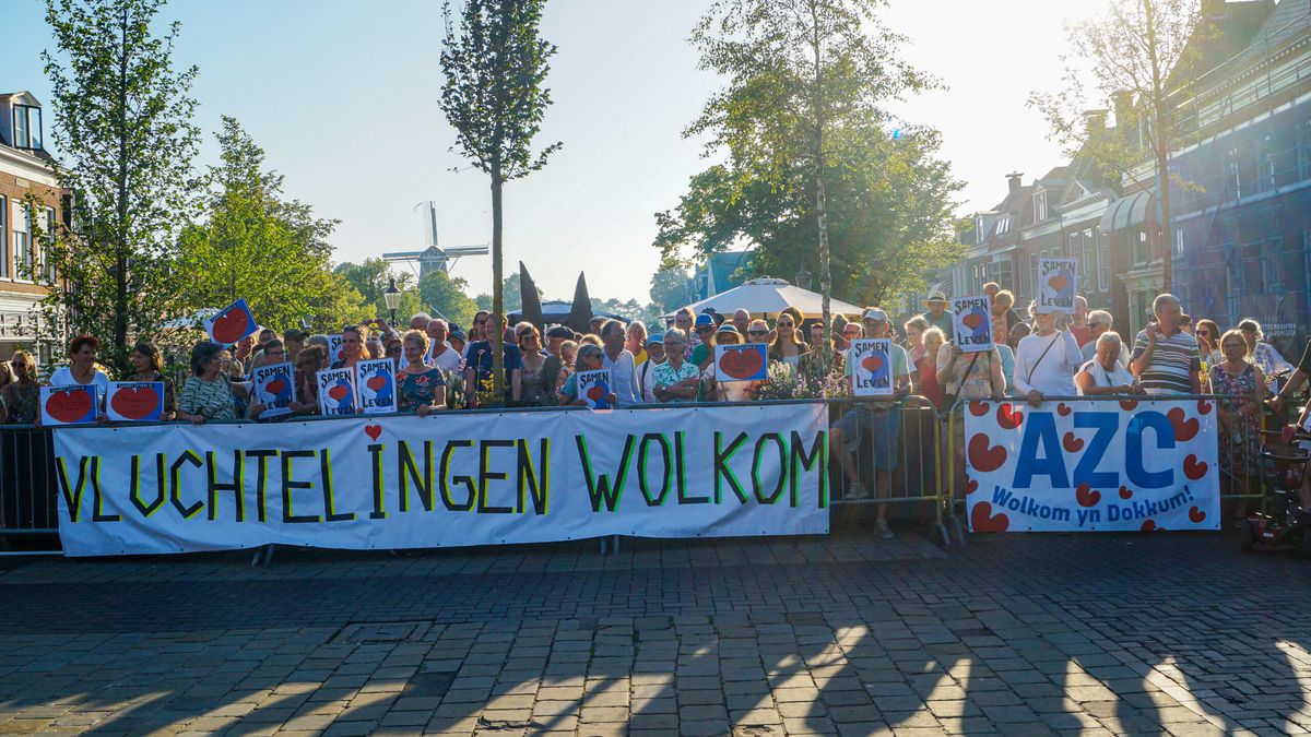 Vluchtelingen krijgen een warm welkom in Dokkum: 