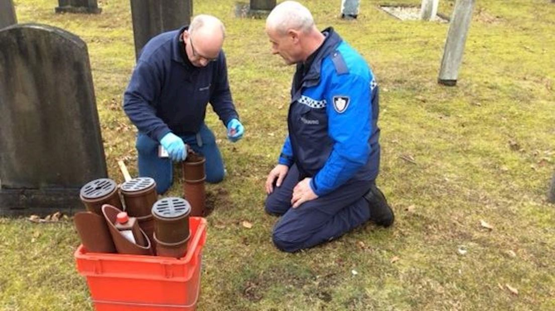 Gemeente plaatst geurzuilen om konijnen te verjagen