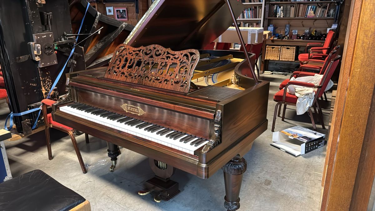 Pianobouwer wiens instrumenten in rook opgingen is niet verzekerd: 'Het ging 40 jaar goed'
