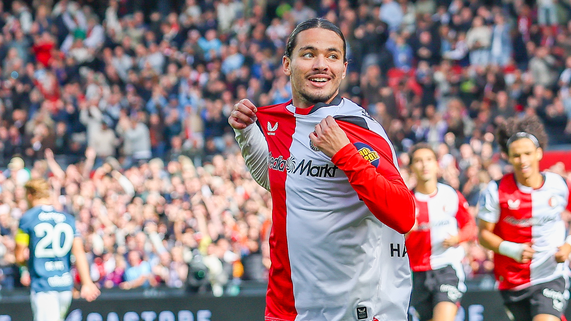 Hadj Moussa schiet Feyenoord schitterend op voorsprong tegen FC Utrecht