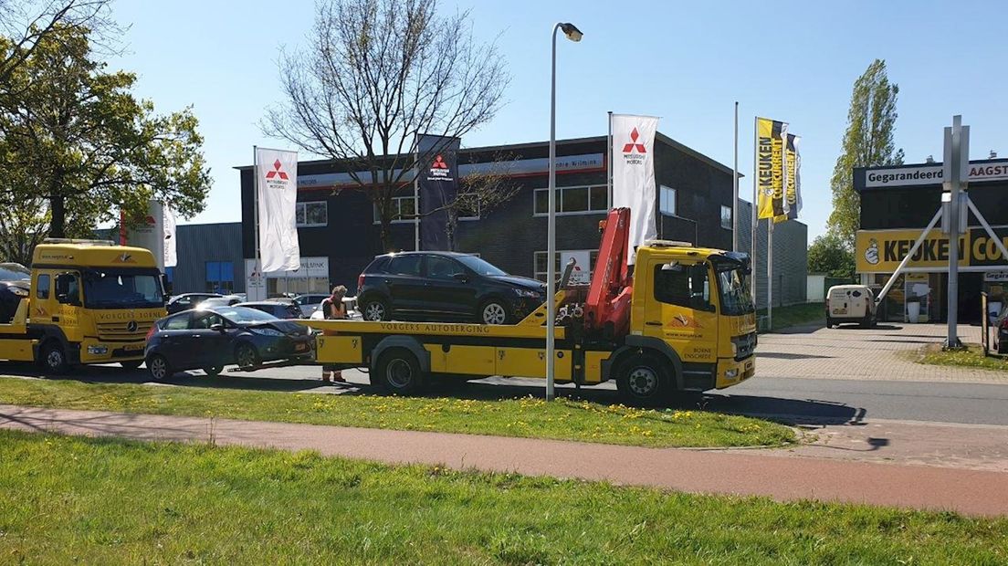 Weg afgesloten na ongeluk in Hengelo