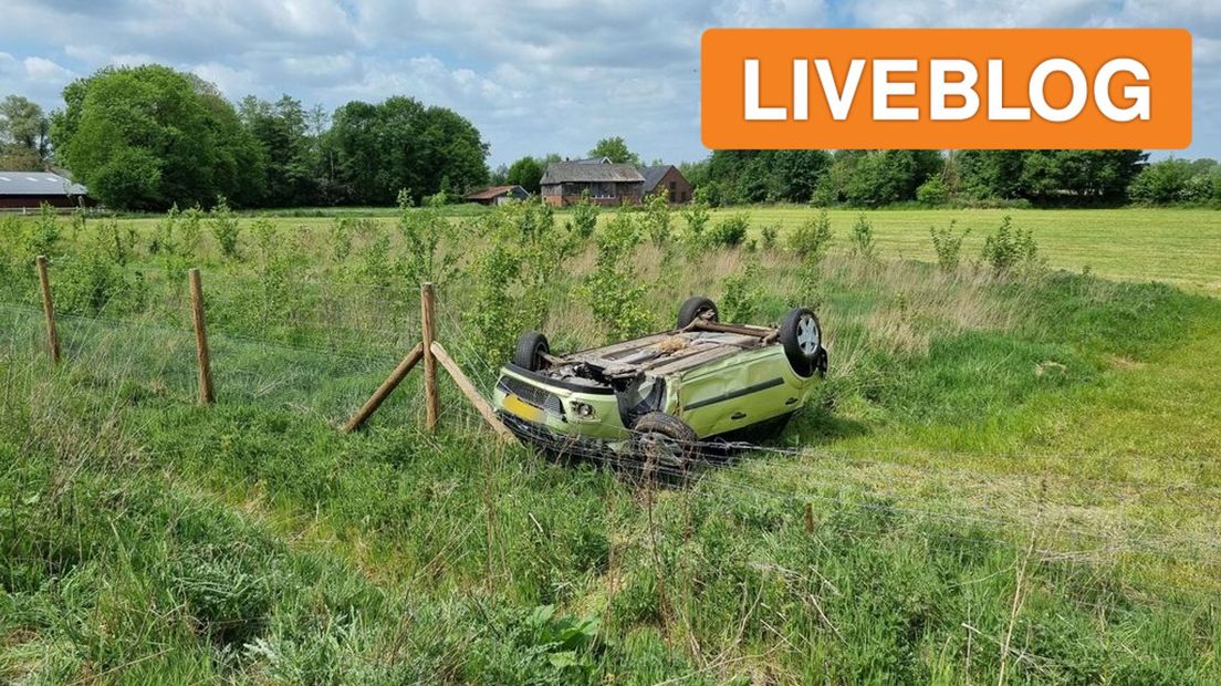 In Eibergen belandde een auto op de kop.