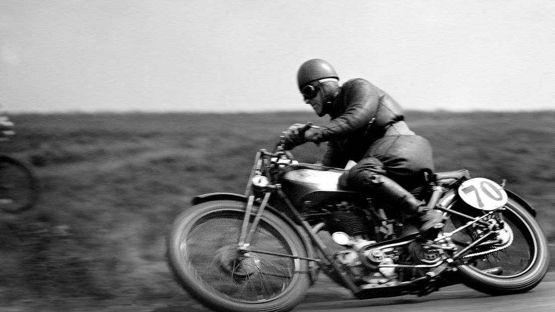 Stanley Woods op z'n Norton van 500cc in 1931 (Rechten: ANP / Van Bilsen)