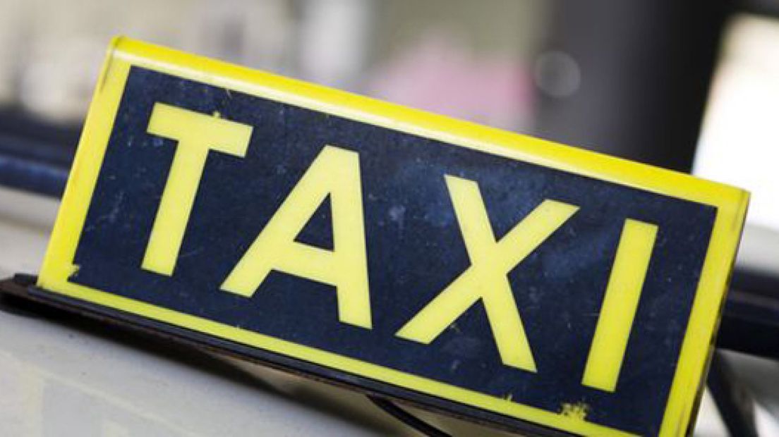 Taxichauffeur verzint eigen overval