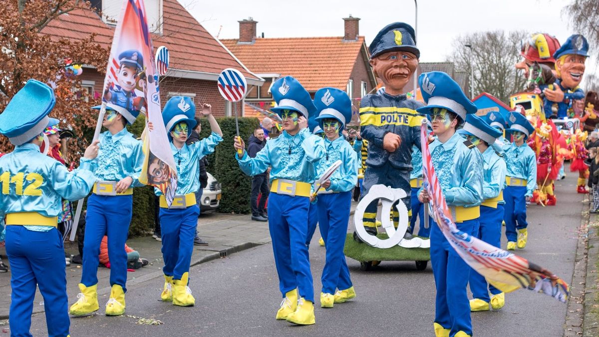 In Beeld | Twentse Carnavalsoptocht Langeveen
