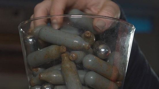 'We zijn erin geluisd': mannen betrapt met honderden kilo's lachgas in busjes