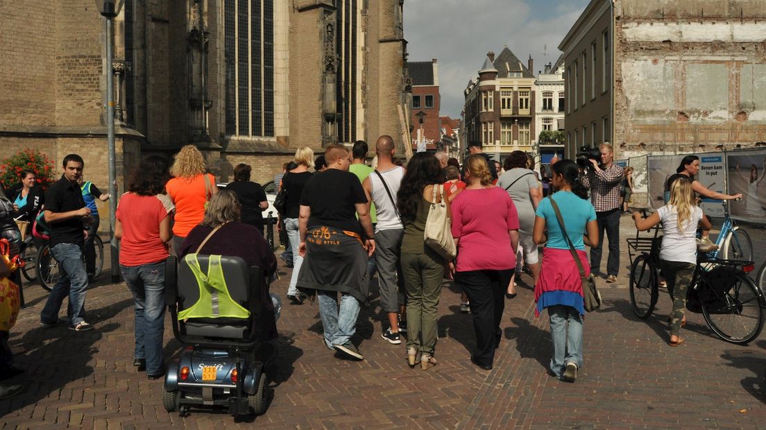 Demonstranten lopen rustig terug