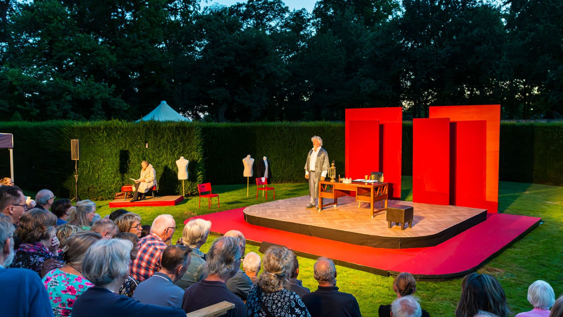 Theatergroep Smeedwerk brengt ‘IK, EEN HELD’ naar drie bijzondere Gelderse locaties