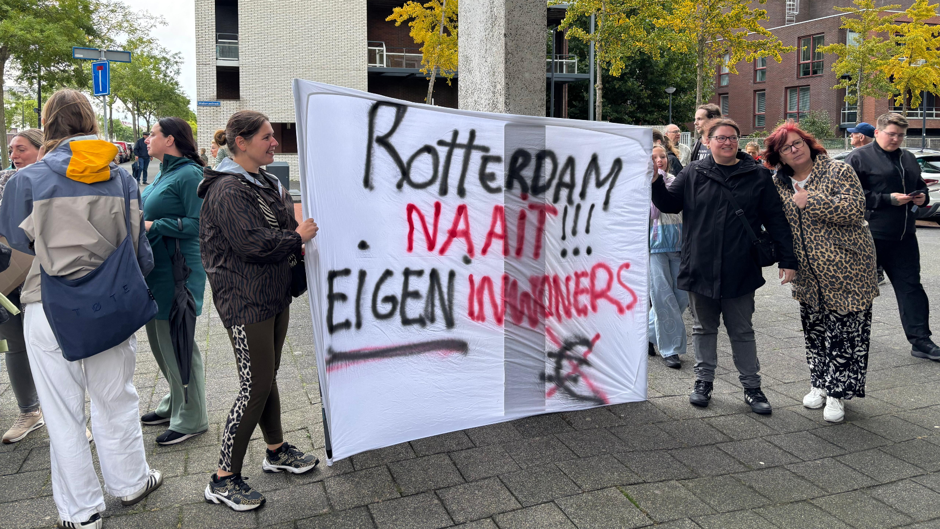Demonstratie tegen invoering betaald parkeren in Nesselande.