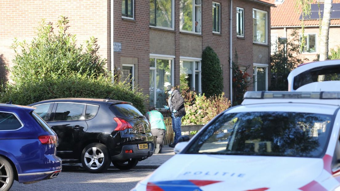 Onderzoek bij de woning aan de Professor Fockema Andreaelaan.