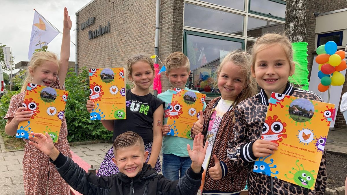 Basisschool Meester Vos maakt magazine over school in coronatijd: 'Mama was wel strenger dan de juf'