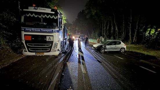 Foto: Bestuurder slaat op de vlucht na botsing