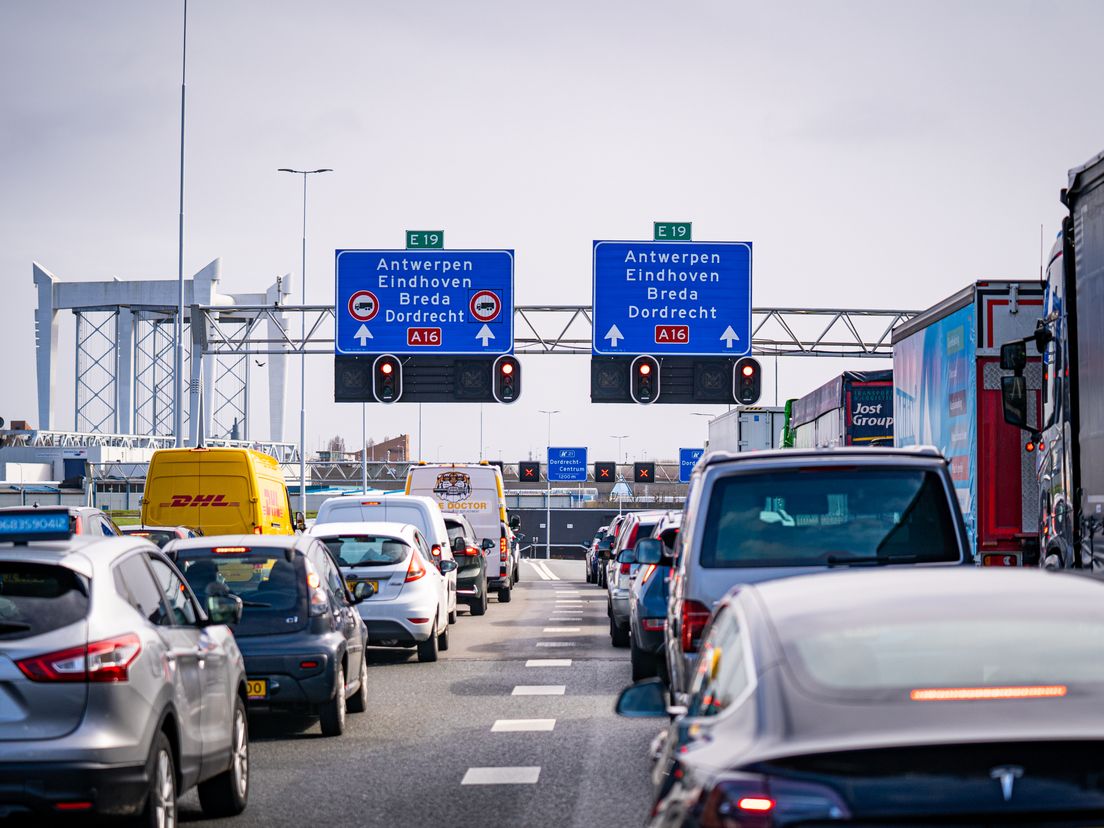 Drechttunnel dicht door te hoge vrachtwagen
