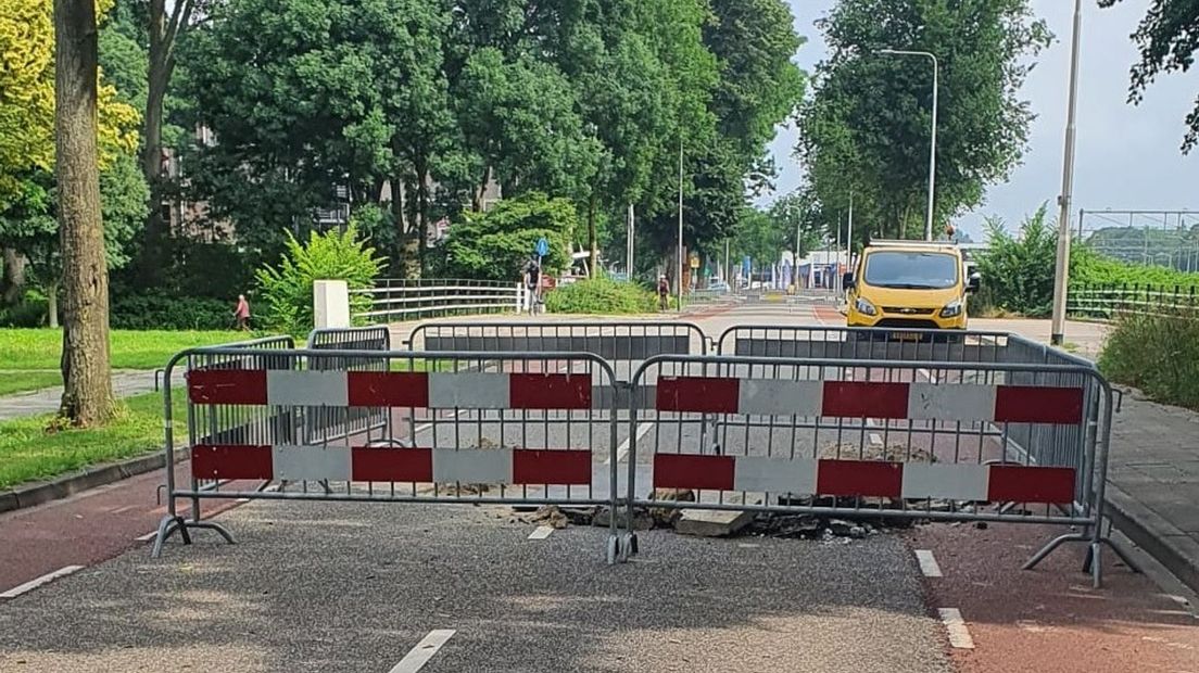 Opnieuw een sinkhole in Meppel: Leonard Springerlaan afgesloten